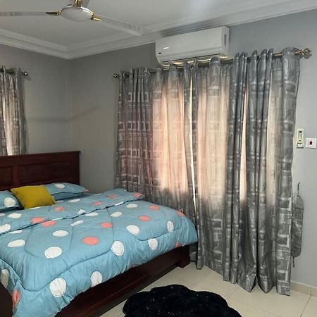 East Legon Luxury 2Bed Apt. W/ Free Wi-Fi Apartment Accra Bagian luar foto