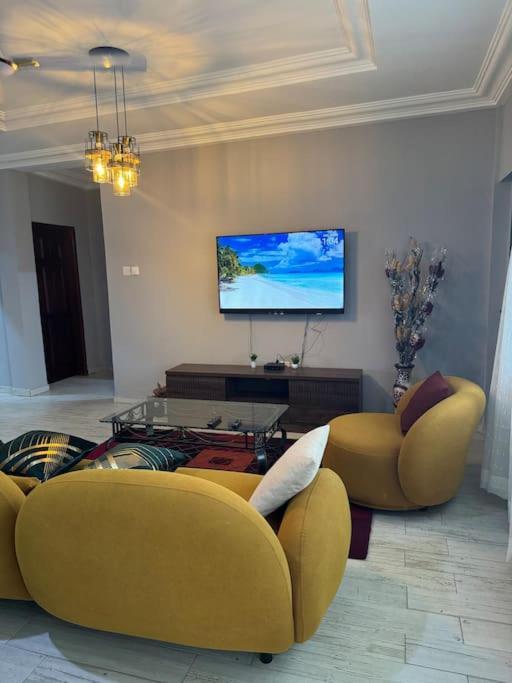 East Legon Luxury 2Bed Apt. W/ Free Wi-Fi Apartment Accra Bagian luar foto