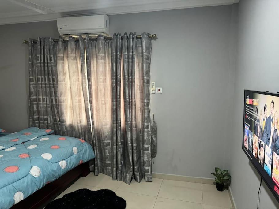 East Legon Luxury 2Bed Apt. W/ Free Wi-Fi Apartment Accra Bagian luar foto