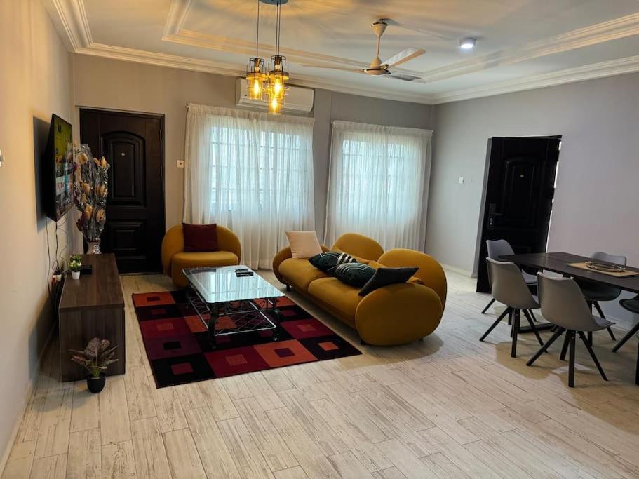 East Legon Luxury 2Bed Apt. W/ Free Wi-Fi Apartment Accra Bagian luar foto