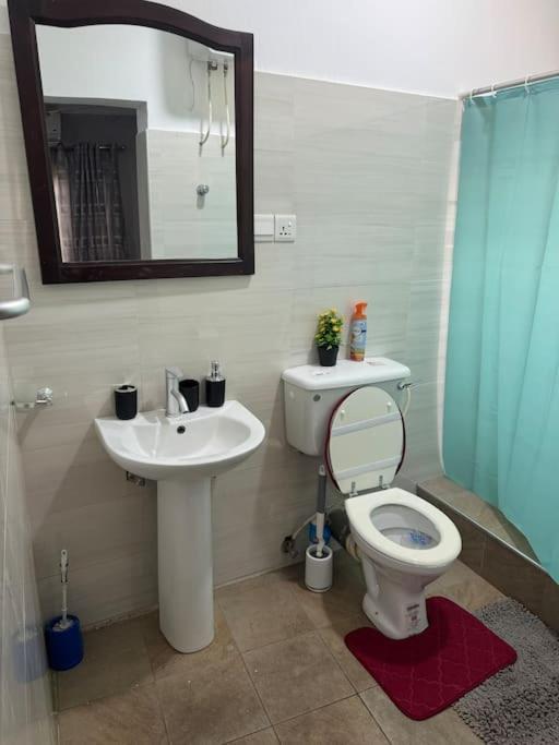 East Legon Luxury 2Bed Apt. W/ Free Wi-Fi Apartment Accra Bagian luar foto