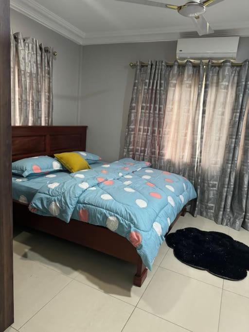 East Legon Luxury 2Bed Apt. W/ Free Wi-Fi Apartment Accra Bagian luar foto