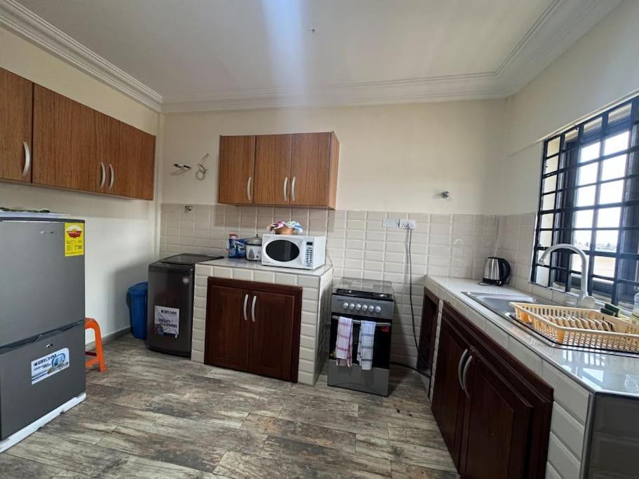 East Legon Luxury 2Bed Apt. W/ Free Wi-Fi Apartment Accra Bagian luar foto