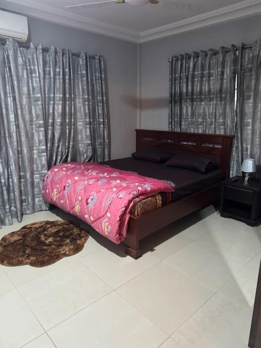 East Legon Luxury 2Bed Apt. W/ Free Wi-Fi Apartment Accra Bagian luar foto