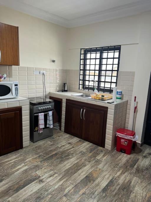 East Legon Luxury 2Bed Apt. W/ Free Wi-Fi Apartment Accra Bagian luar foto