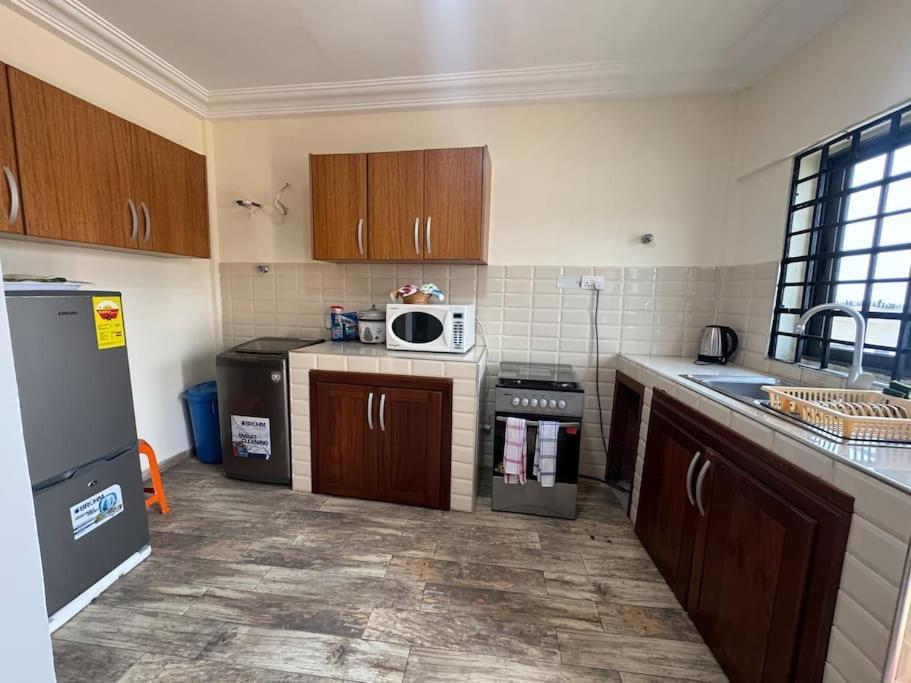 East Legon Luxury 2Bed Apt. W/ Free Wi-Fi Apartment Accra Bagian luar foto